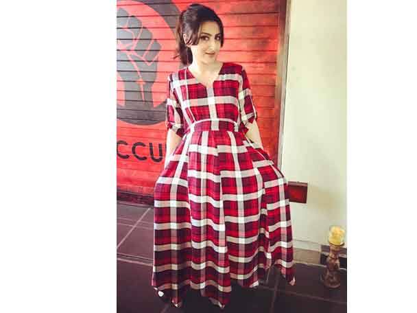 বালিওল কলেজ, অক্সফোর্ড থেকে মডার্ন হিস্ট্রি নিয়ে পড়াশোনা করেছেন।