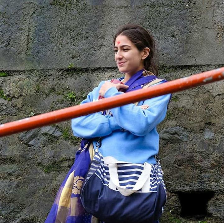 সেফ আলি খানের মেয়ে সারার এটিই প্রথম ছবি।