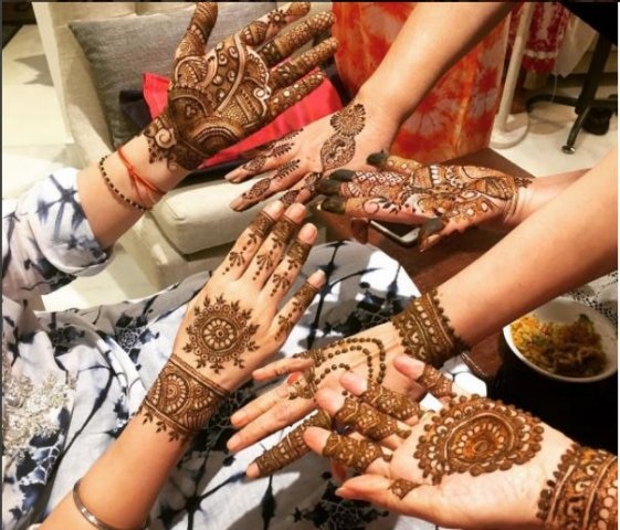Karwa Chauth 2021 date when is chandroday vyapini muhurt know karva chauth fasting and puja timing Karwa Chauth 2021: चन्द्रोदय व्यापिनी मुहूर्त कब? इसी में करवा चौथ व्रत रखने से मिलता है अखंड सौभाग्य का फल