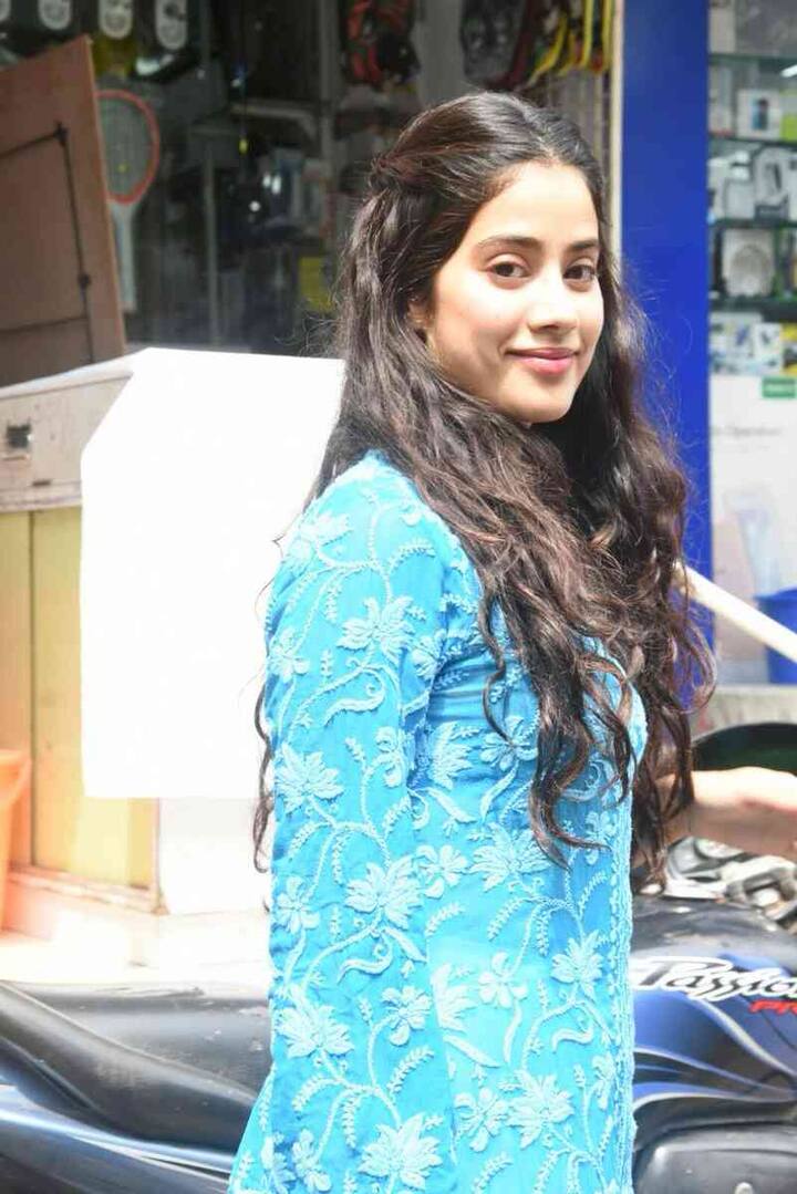 জাহ্নবী এখন ফিটনেসের উপর বেশি নজর দিচ্ছেন
