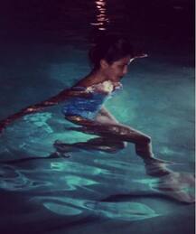 দেখুন! প্রিয়ঙ্কা চোপড়ার পুল পার্টি