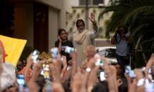 প্রতি রবিবার ভক্তদের সঙ্গে দেখা করেন বিগ বি, গত রবিবার তাঁর সঙ্গী ছিলেন এই সুন্দরী, কে তিনি দেখুন