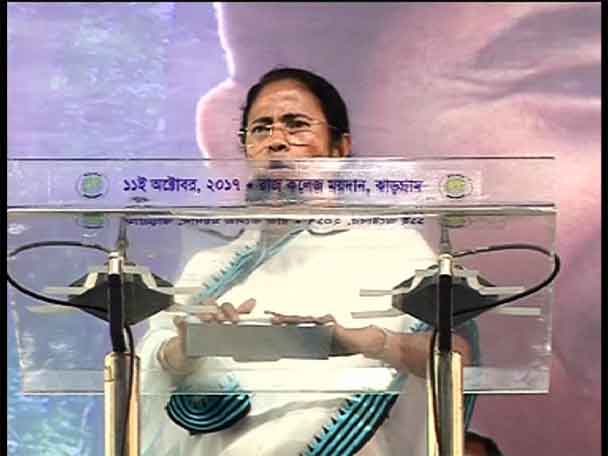 আদিবাসী উন্নয়ন নিয়ে কেন্দ্রকে তোপ মুখ্যমন্ত্রী মমতার