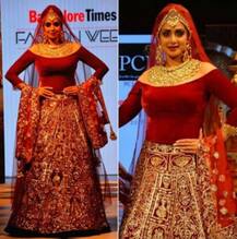 ফ্যাশন শোয়ের র‍্যাম্পে ছিলেন শ্রুতি হাসান, সাইনা নেহওয়াল, কিন্তু নজর কাড়লেন ৫৪-র এই বলি ডিভা