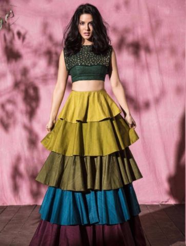 সানির আগামী ছবির তালিকায় রয়েছে ‘তেরা ইন্তেজার’ ও ‘টোটাল ধামাল’। 