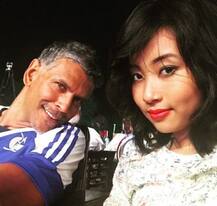 বান্ধবী মেয়ের বয়সি, তাতে কী? মহানন্দে ডেট করছেন ৫১ বছরের মিলিন্দ সোমান