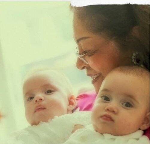 সারোগেসির মাধ্যমে এ বছর ৭ ফেব্রুয়ারি জন্ম নেয় কর্ণের ২ সন্তান। 