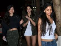 ঘনিষ্ঠ ২ বন্ধুর সঙ্গে ফের দেখা গেল শাহরুখ কন্যা সুহানাকে