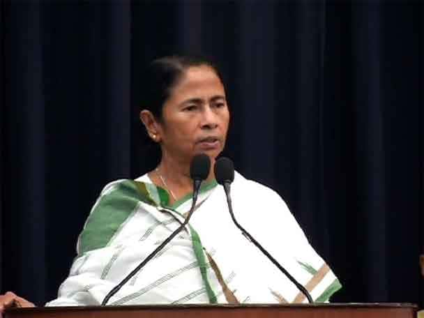 Mamata govt to disburse 100 cr to JU উৎকর্ষকেন্দ্রের জন্য যাদবপুর বিশ্ববিদ্যালয়কে ১০০ কোটি টাকা, ঘোষণা মুখ্যমন্ত্রীর