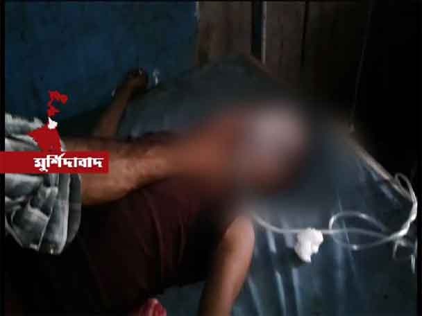 Woman allegedly commits suicide after poisoning mentally challenged son মানসিক ভারসাম্যহীন স্বামী-সন্তান, অবসাদে ছেলেকে বিষ খাইয়ে ‘আত্মঘাতী’ গৃহবধূ