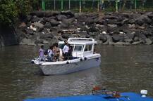 দেখুন! বিবাহবার্ষিকীতে শাহরুখ, গৌরী, সঙ্গে সুহানা ও আবরাম, গেটওয়ে অফ ইন্ডিয়ার সামনে