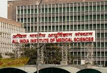 সপ্তম বেতন কমিশনের দাবি, অনশনের মধ্যেও কাজ চালিয়ে যাচ্ছেন এইএমসের ডাক্তাররা