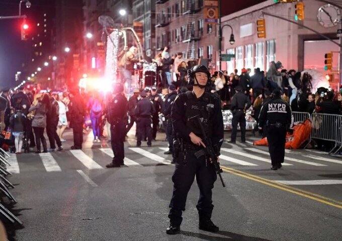 Shooting inside Walmart in Denver, police say ‘multiple parties down’ আমেরিকায় ফের সন্ত্রাসের কালো ছায়া, ডেনভারের বিপণীতে গুলি, মৃত বেড়ে ৩