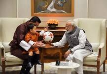 পরিবার নিয়ে দেখা করতে এলেন ভুটানের রাজা, রাজপুত্রর সঙ্গে খেলায় মাতলেন প্রধানমন্ত্রী মোদী