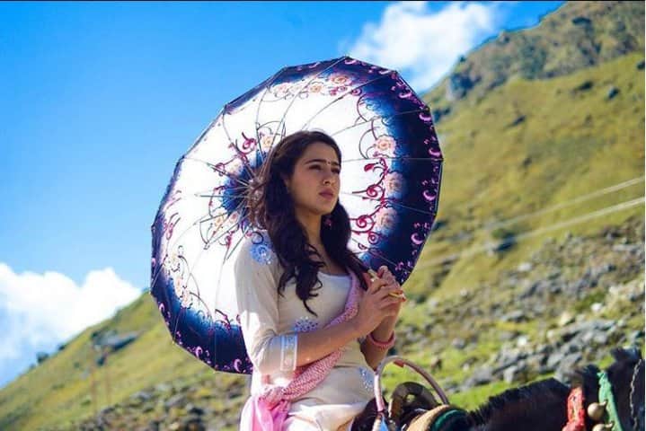 After Kedarnath, Sara Ali Khan bags her second project with Anushka Sharma? 'কেদারনাথে'র পর বলিউডের এই অভিনেত্রীর প্রযোজনায় দ্বিতীয় ছবিতে মুখ্য চরিত্রে অভিনয় করছেন সারা
