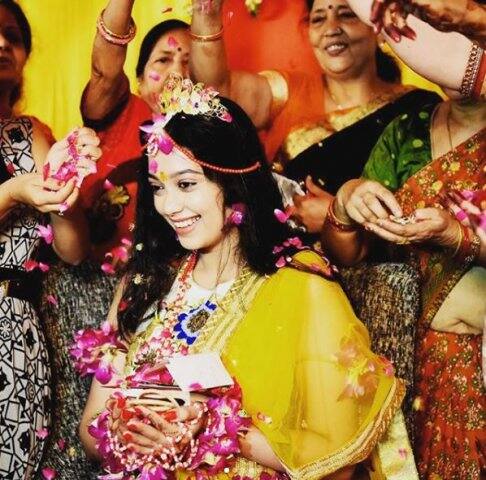  দিন কয়েক আগেই নিজের কুড়ি বছরের জন্মদিন ধুমধাম করে পালন করেছেন দিগঙ্গনা