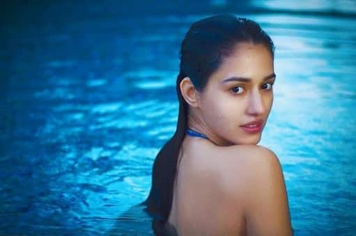 বলিউডের হট অভিনেত্রী দিশা পাটানি ইনস্টাগ্রামে ফের হট ছবি পোস্ট করলেন