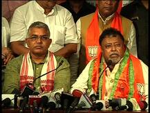 বিজেপিই একমাত্র বিকল্প, দিলীপ আমার ক্যাপ্টেন, বিপুল সংবর্ধনায় রাজ্য দফতরে পা রেখে মুকুল