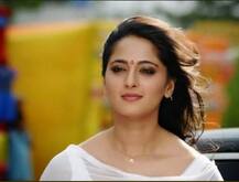 সদ্যই ৩৬ পা দিলেন বাহুবলী খ্যাত \'দেবসেনা\' অনুষ্কা শেট্টি, তাঁর রূপের গোপন রহস্য নিজেই জানালেন অভিনেত্রী