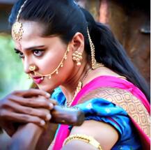 সদ্যই ৩৬ পা দিলেন বাহুবলী খ্যাত \'দেবসেনা\' অনুষ্কা শেট্টি, তাঁর রূপের গোপন রহস্য নিজেই জানালেন অভিনেত্রী