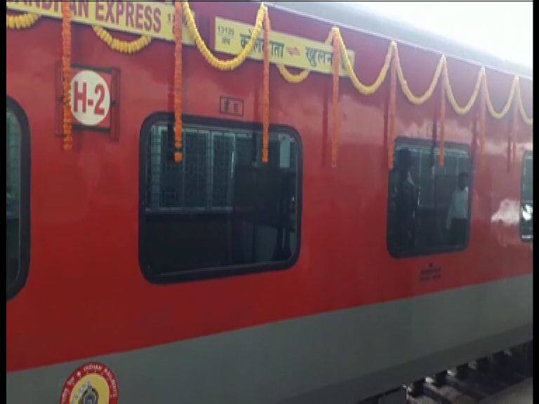 From Khulna to Kolkata, new train starts journey চালু হল খুলনা-কলকাতা নতুন ট্রেন