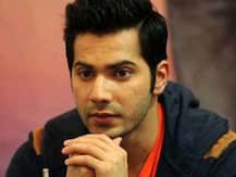 মহিলা অনুরাগীর অশ্লীল মেসেজ, আত্মহত্যার হুমকি, পুলিশের দ্বারস্থ বরুণ ধবন