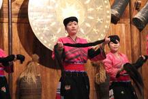 চিনের এই গ্রামে মহিলাদের পা পর্যন্ত লম্বা চুল, পাক ধরে না বয়সেও, কীভাবে পান তাঁরা এমন চুল, জেনে নেব রহস্য