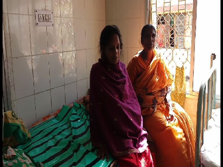 new born exchanged in hospital, hospital staffs demand money to give real baby back to mother হাসপাতালে শিশুবদল, মায়ের কাছে আসল বাচ্চা ফিরিয়ে দিয়ে টাকা চাইল কর্মীরা, তদন্তে কর্তৃপক্ষ