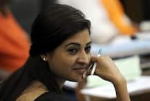 ‘গরু মা, কিন্তু পিরিয়ড হয় না.. ‘স্যানিটারি ন্যাপকিনে জিএসটি নিয়ে অলকা লাম্বার ট্যুইট ভাইরাল