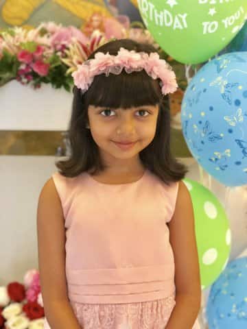 গতকাল সকালে অভিষেক সোশ্যাল মিডিয়ায় পোস্ট করেন মেয়ের এই ছবিটি। 