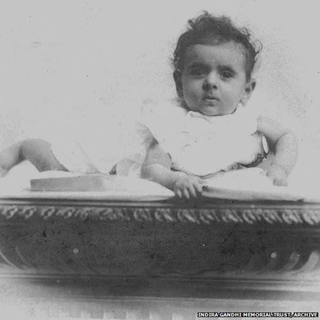 রবিবারই ছিল দেশের প্রয়াত প্রাক্তন প্রধানমন্ত্রী ইন্দিরা গাঁধীর শততম জন্মবার্ষিকী। দেখব তাঁরই কিছু অচেনা মুহূর্তের ছবি