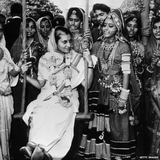 রবিবারই ছিল দেশের প্রয়াত প্রাক্তন প্রধানমন্ত্রী ইন্দিরা গাঁধীর শততম জন্মবার্ষিকী। দেখব তাঁরই কিছু অচেনা মুহূর্তের ছবি