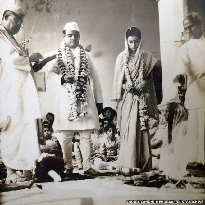 রবিবারই ছিল দেশের প্রয়াত প্রাক্তন প্রধানমন্ত্রী ইন্দিরা গাঁধীর শততম জন্মবার্ষিকী। দেখব তাঁরই কিছু অচেনা মুহূর্তের ছবি