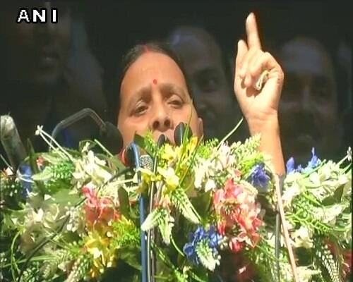 Many in Bihar ready to slit PM Modi’s throat, chop off his hand: Rabri Devi বিহারে অনেকেই মোদীর গলা, হাত কাটতে তৈরি, বিস্ফোরক মন্তব্য করে ক্ষমা চাইলেন রাবড়ি দেবী