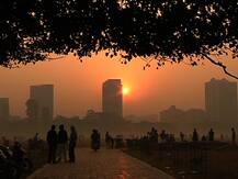 ঘূর্ণাবর্তের জেরে রাজ্যে কুয়াশার দাপট, কবে পড়বে জাঁকিয়ে শীত, জানতে ক্লিক করুন এখানে