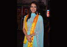 সপরিবারে মুম্বইয়ের সিদ্ধিবিনায়ক মন্দিরে পুজো দিলেন বিশ্বসুন্দরী মানুষী ছিল্লার