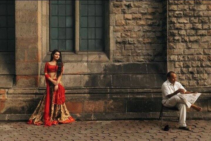 দেখুন তাঁর নানা ছবি। 