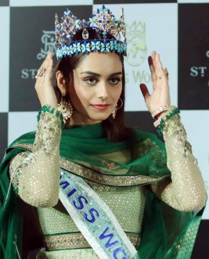 আমিরের সঙ্গে ছবি করতে চান মানুষী!