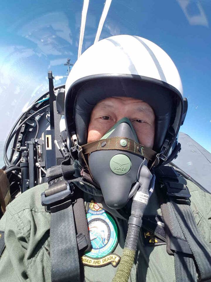 কলাইকুন্ডায় খুব শীঘ্রই দুই দেশের বায়ুসেনার মধ্যে যুদ্ধমহড়া শুরু হবে। সেখানে ভারতের প্রতিনিধিত্ব করবে সুখোই-৩০ এমকেআই যুদ্ধবিমান। অন্যদিকে, সিঙ্গাপুরের তরফে থাকবে মার্কিন নির্মিত এফ-১৬। 