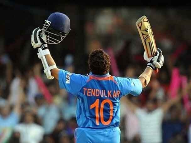 Sachin Tendulkar’s No. 10 jersey unofficially retired by BCCI শ্রদ্ধাবশত পরতে চান না কোনও ক্রিকেটারই, সচিনের ১০ নম্বর জার্সি তুলে রাখছে বোর্ড