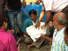 সদ্যোজাতর মৃত্যুকে কেন্দ্র করে শম্ভুনাথ পণ্ডিত হাসপাতালে তুলকালাম, ডেথ সার্টিফিকেটে ভুল থাকায় হয়রানি