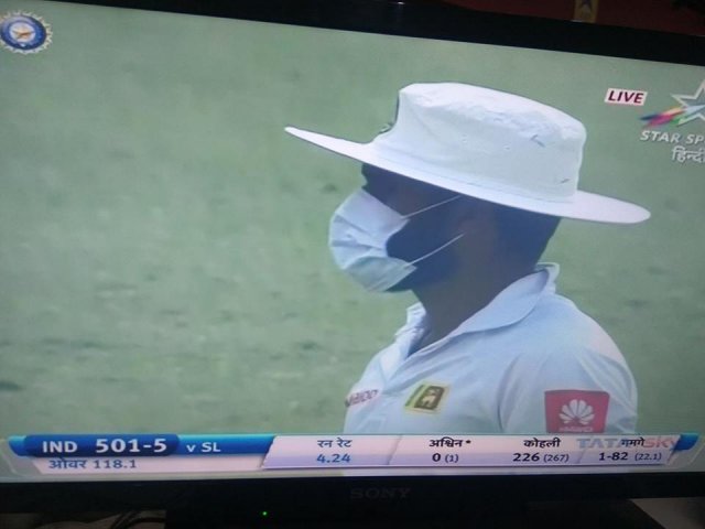 Lankans complain of pollution, halt play in 3rd Test দূষণের অভিযোগ শ্রীলঙ্কার ক্রিকেটারদের, কোটলায় বেশ কিছুক্ষণ বন্ধ থাকল খেলা