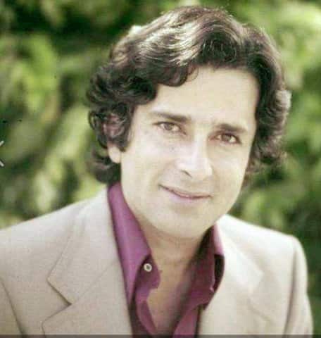 Shashi Kapoor Dies at Age 79 After Prolonged Illness ৭৯ বছরে চলে গেলেন শশী কপূর