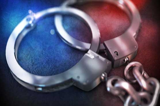 woman arrested allegedly for acid-attack on boyfriend বিয়ের প্রস্তাব খারিজ করায় বয়ফ্রেন্ডের ওপর অ্যাসিড-হামলার অভিযোগে গ্রেফতার তরুণী