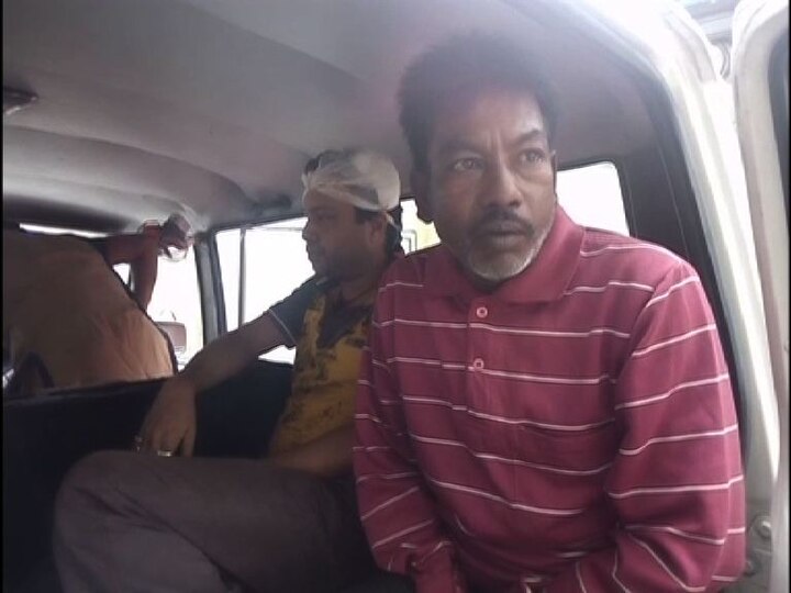 Quarrel started on household issue lead to scuffle between father-son at Baguiati, two arrested  later পারিবারিক বচসার জেরে হাতাহাতি, ছেলেকে গুলি বাবার, লক্ষ্যভ্রষ্ট হওয়ায় বাঁচলেন ছেলে