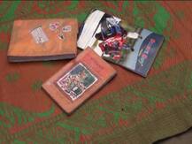 সম্পর্কের টানাপোড়েনে চোখের সামনে বান্ধবী ও তার প্রেমিকের আত্মহত্যার চেষ্টা, হতভম্ভ হয়ে গলায় বিষ ঢেলে মৃত্যু তরুণীর