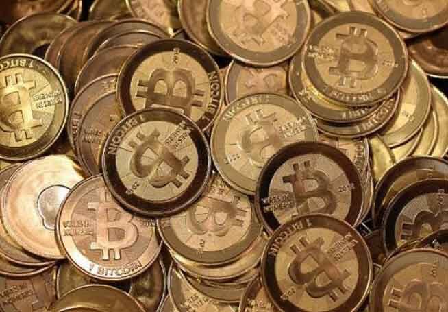 অনেক সময়ই বিটকয়েন সমাজবিরোধী ও জঙ্গিমূলক কাজকর্মে ব্যবহার করা হয়। সুতরাং ভার্চুয়াল কারেন্সিতে বিনিয়োগ করার ইচ্ছে থাকলে এই সমস্ত কিছু মাথায় রেখে তবেই মাঠে নামা উচিত।