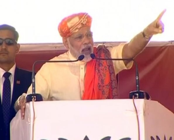 Gujarat: pm modi attacks congress leader salman nizami ‘ঘরে ঘরে তৈরি হোক আফজল গুরু’,বলেছেন কংগ্রেস নেতা, গুজরাতের প্রচারে বিরোধী দলকে তোপ মোদীর
