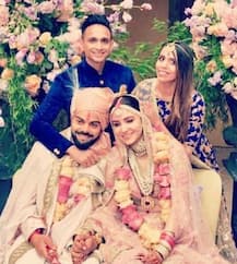  বিয়ের পর বরফে ঢাকা জায়গার মাঝখান থেকে মধুচন্দ্রিমা যাপনের ছবি পোস্ট অনুষ্কার!