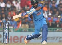  মধুচন্দ্রিমা পর্বের মধ্যেই রোহিতকে ডাবল সেঞ্চুরির অভিনন্দন বিরাট-পত্নী অনুষ্কার